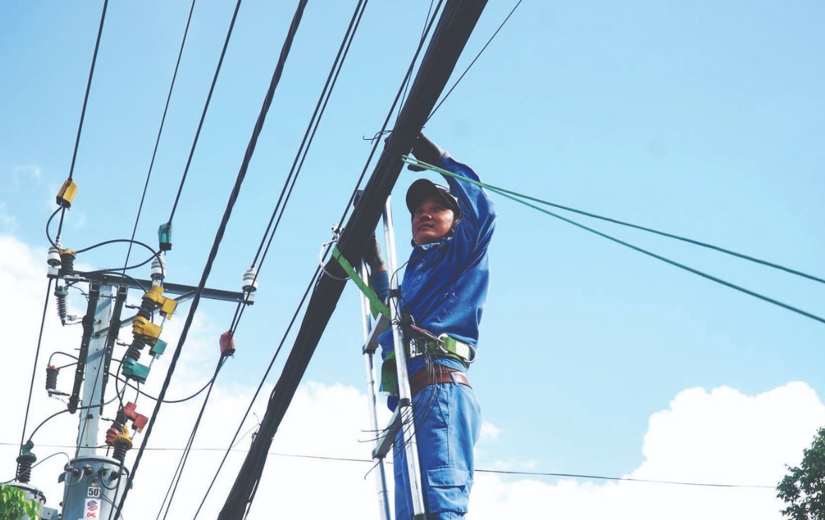 Thực hiện chỉnh trang cáp viễn thông đảm bảo mỹ quan, an toàn